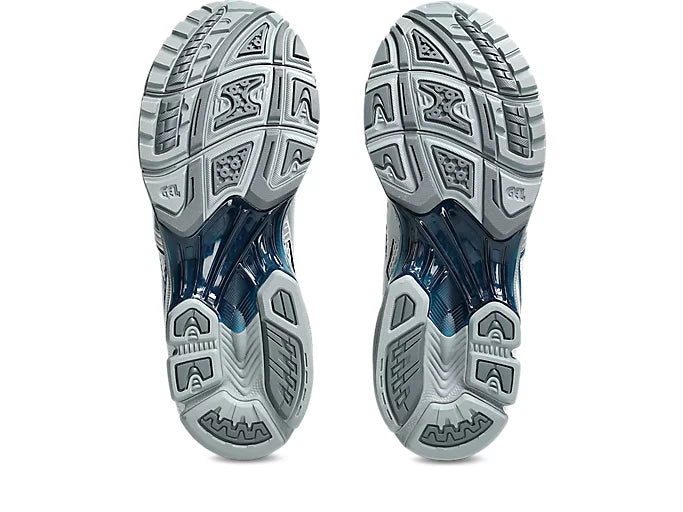 Chaussure ASICS Gel-Kayano 14 coloris Piedmont Grey / Sheet Rock, sneaker  pour confort et stabilité, vue de la semelle exterieur