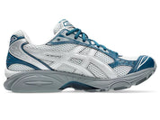 Chaussure ASICS Gel-Kayano 14 coloris Piedmont Grey / Sheet Rock, sneaker  pour confort et stabilité, vue de coter