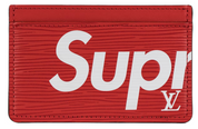 Louis Vuitton x Supreme Porte Carte Simple Epi Red écriture blanc lv logo texte