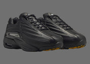 Nike Hot Step 2 Drake NOCTA Black – sneaker noire issue de la collaboration Nike x Drake, design premium et technologie Air, vue de profil