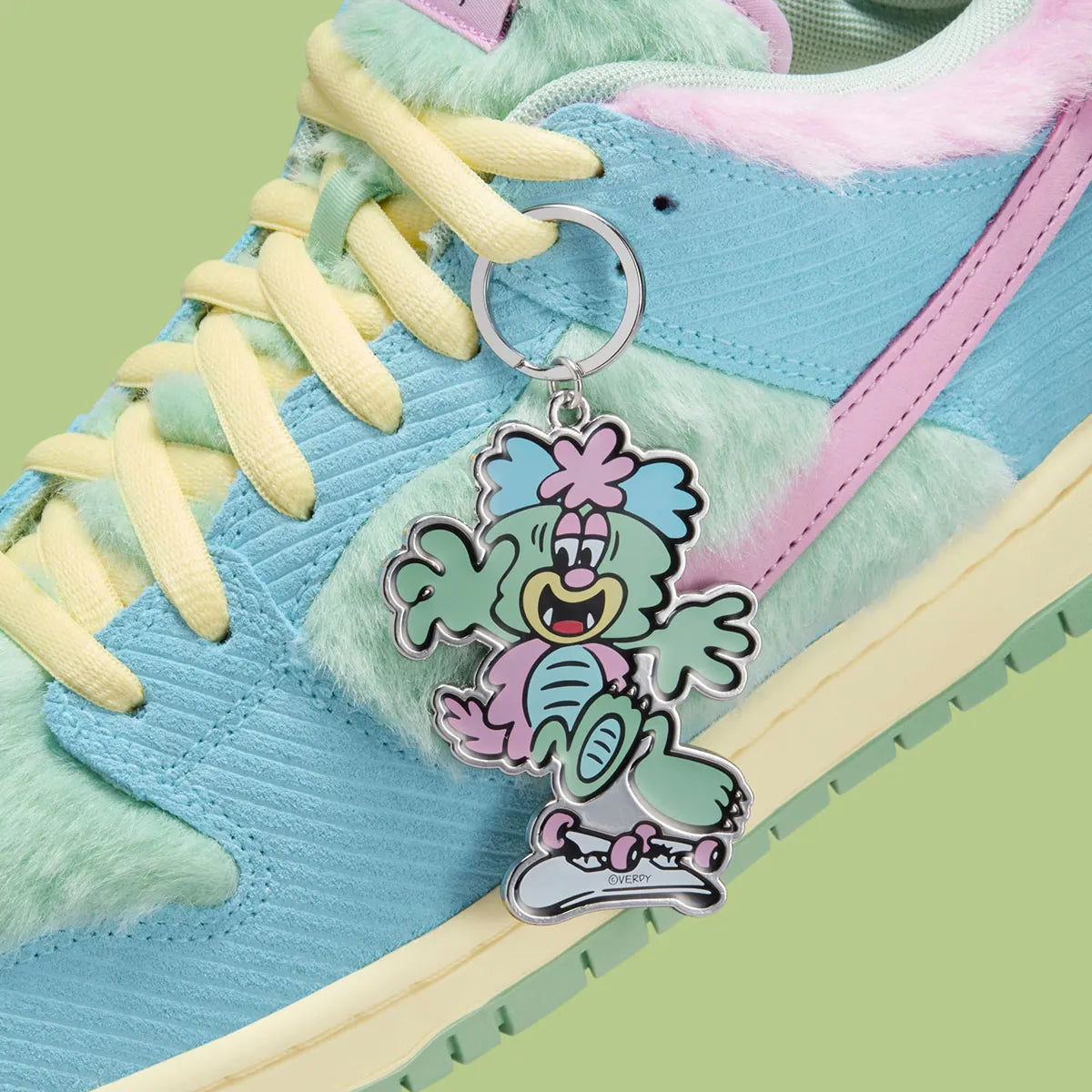 Nike SB Dunk Low Verdy Visty fourure poils doux vert rose bleu jaune
