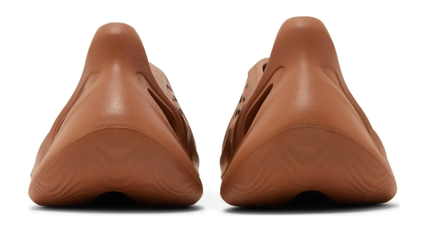 adidas Yeezy Foam RNR Clay Red