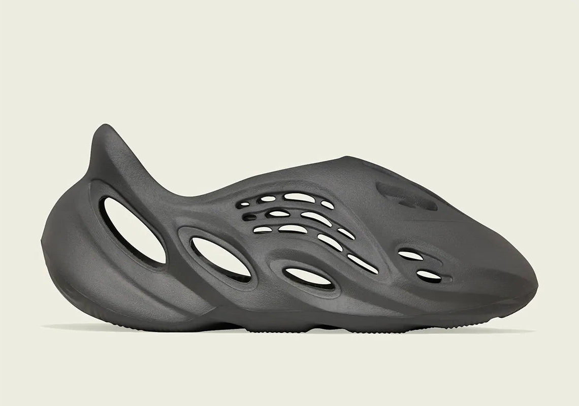 adidas Yeezy Foam RNR Carbon – paire lifestyle premium légère et respirante