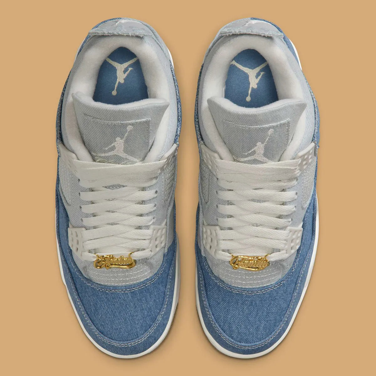 Jordan 4 Retro TEX Denim Worn Blue – sneaker en denim effet usé bleu, détails TPU translucides et semelle Air-Sole, vue de haut