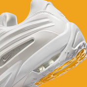 Nike Hot Step 2 Drake NOCTA White – sneaker blanche issue de la collaboration Nike x Drake, design premium et technologie Air, vue zoomer arrière
