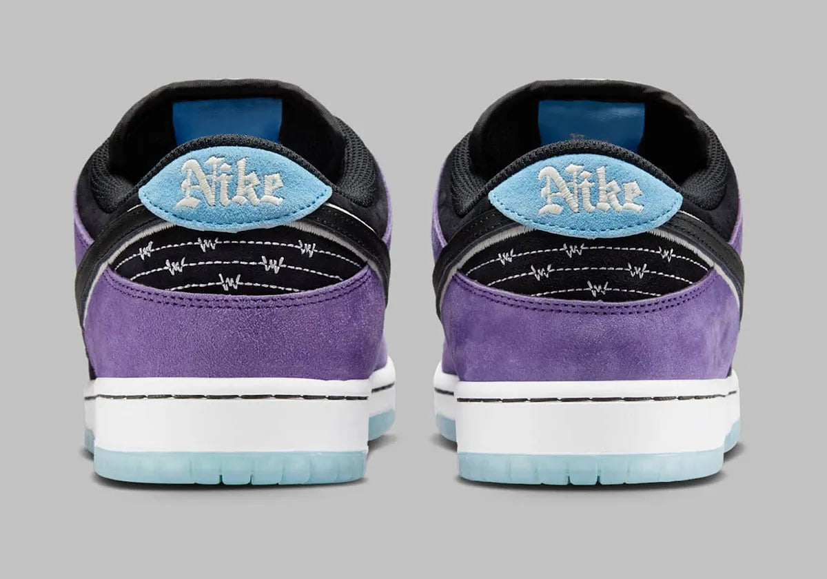 chaussure de ville Nike SB Dunk Low Hayley Wilson  , noir , violet , blanc , bleu , semelle confortable , vue de l'arrière