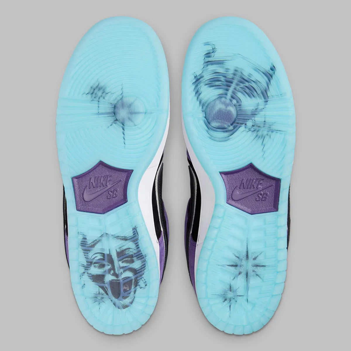 chaussure de ville Nike SB Dunk Low Hayley Wilson  , noir , violet , blanc , bleu , semelle confortable , vue du dessous
