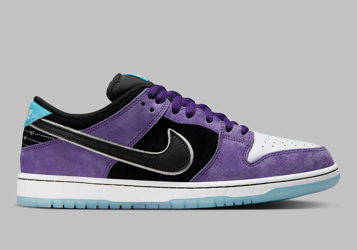 chaussure de ville Nike SB Dunk Low Hayley Wilson  , noir , violet , blanc , bleu , semelle confortable , vue de profil