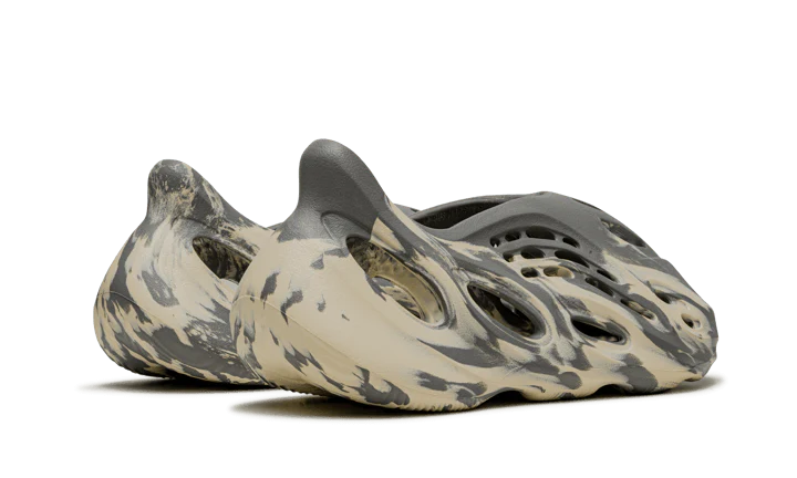 adidas Yeezy Foam RNNR MXT Moon Gray