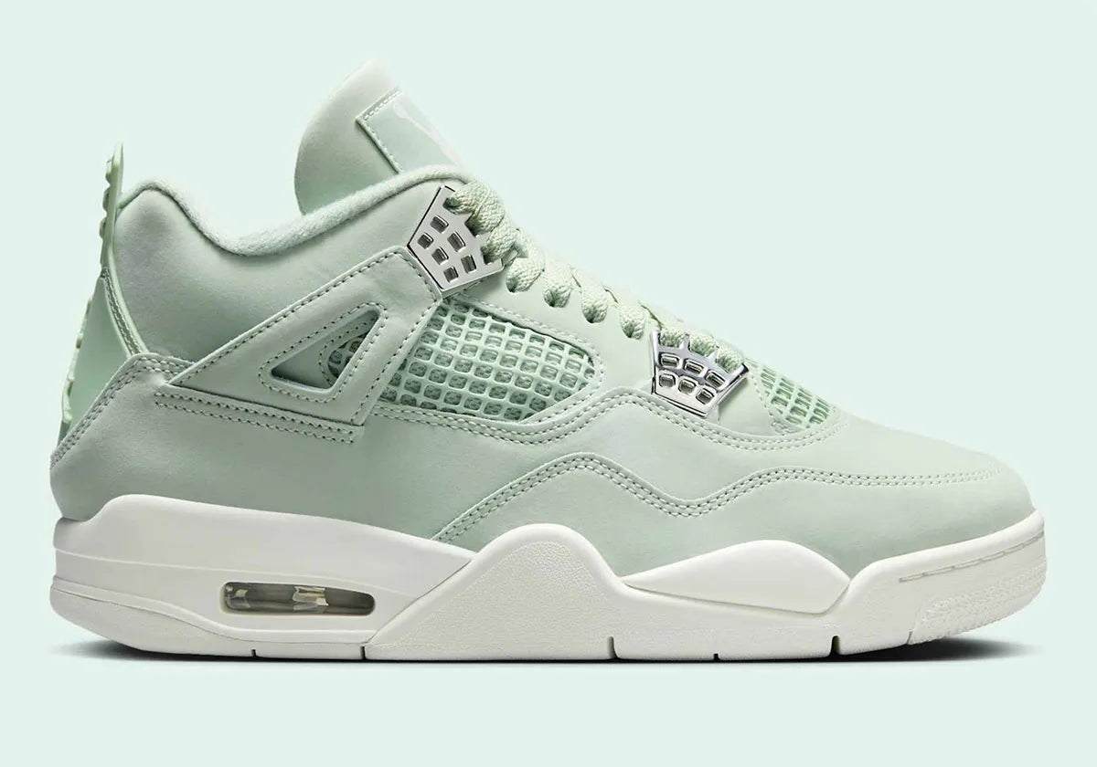 Baskets Air Jordan 4 Retro Seafoam Sail – silhouette légendaire associant héritage basket et modernité, couleur vert clair, vue de face