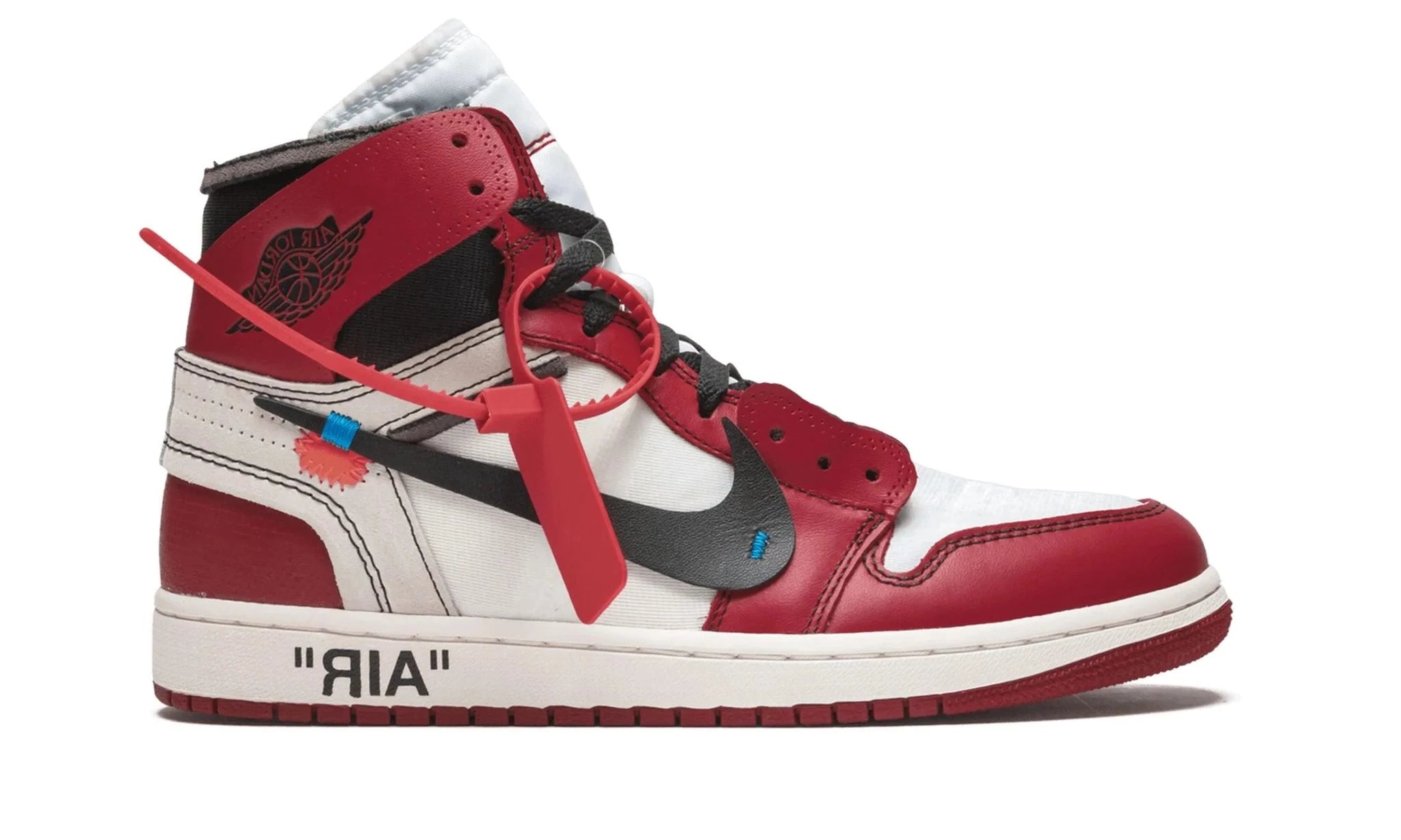 Air Jordan 1 Retro High Off-White Chicago – sneakers rouges, blanches et noires avec design déconstruit signé Virgil Abloh, vue de face