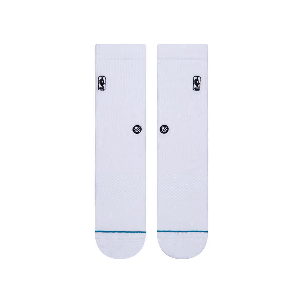 Stance NBA Logoman ST Blanche – chaussettes NBA mi-mollet blanches avec logo officiel et coton premium, vue de face
