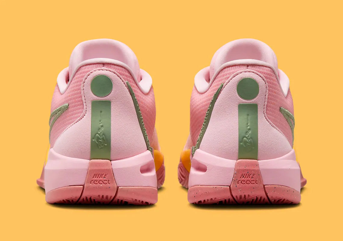 Nike sabrina 1 rose vu de derrière