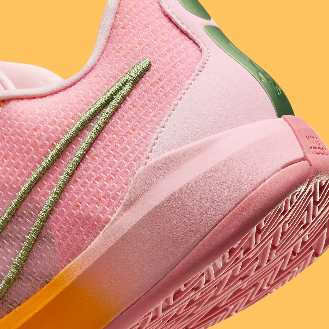 Nike sabrina 1 rose semelle