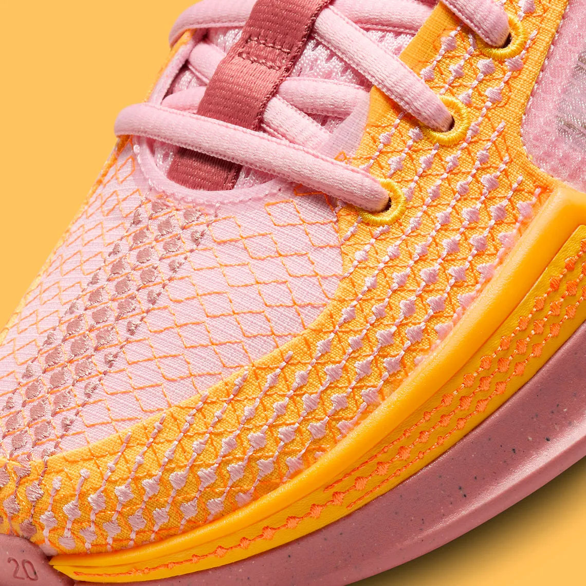 Nike sabrina 1 rose zoom avant