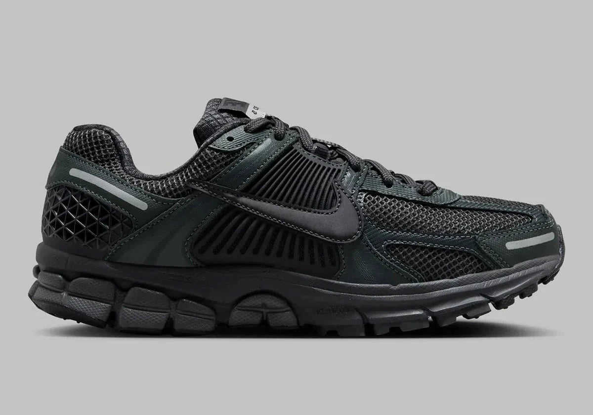 Nike Zoom Vomero 5 Triple Black – GlobalSneakers