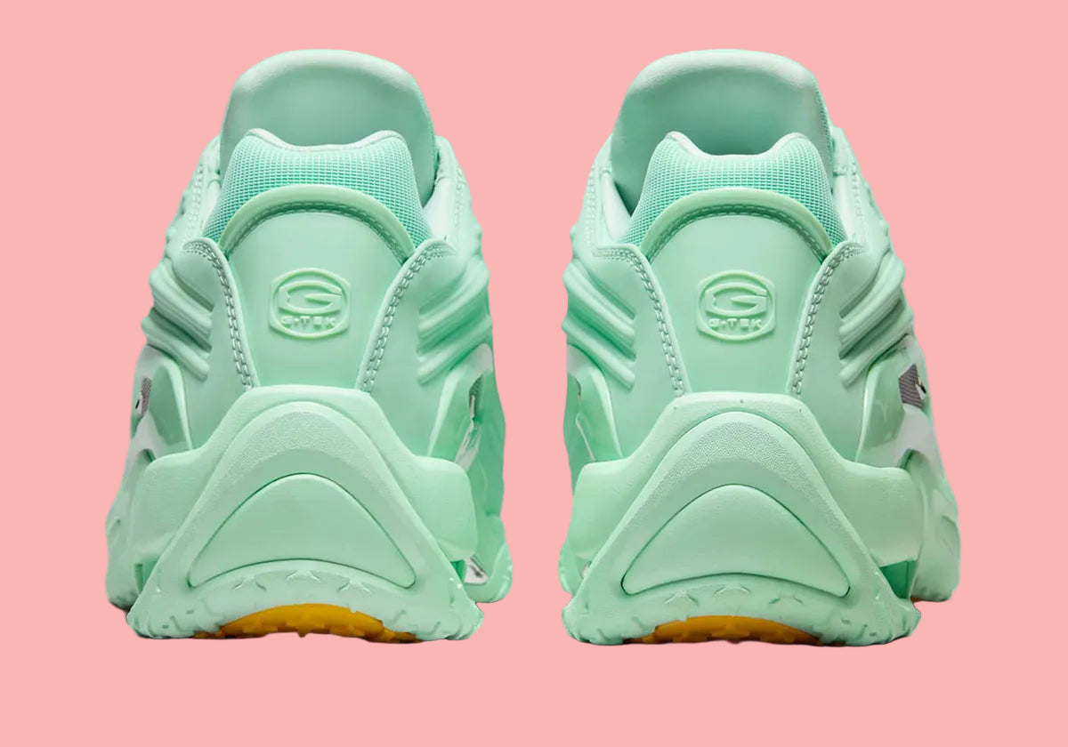 Nike Hot Step 2 Drake NOCTA Mint Foam – sneaker futuriste en cuir et mesh vert menthe avec détails réfléchissants et technologie Nike Air, vue de dos