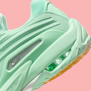 Nike Hot Step 2 Drake NOCTA Mint Foam – sneaker futuriste en cuir et mesh vert menthe avec détails réfléchissants et technologie Nike Air, vue zoomer arrière