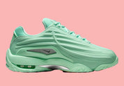 Nike Hot Step 2 Drake NOCTA Mint Foam – sneaker futuriste en cuir et mesh vert menthe avec détails réfléchissants et technologie Nike Air, vue de face intérieur