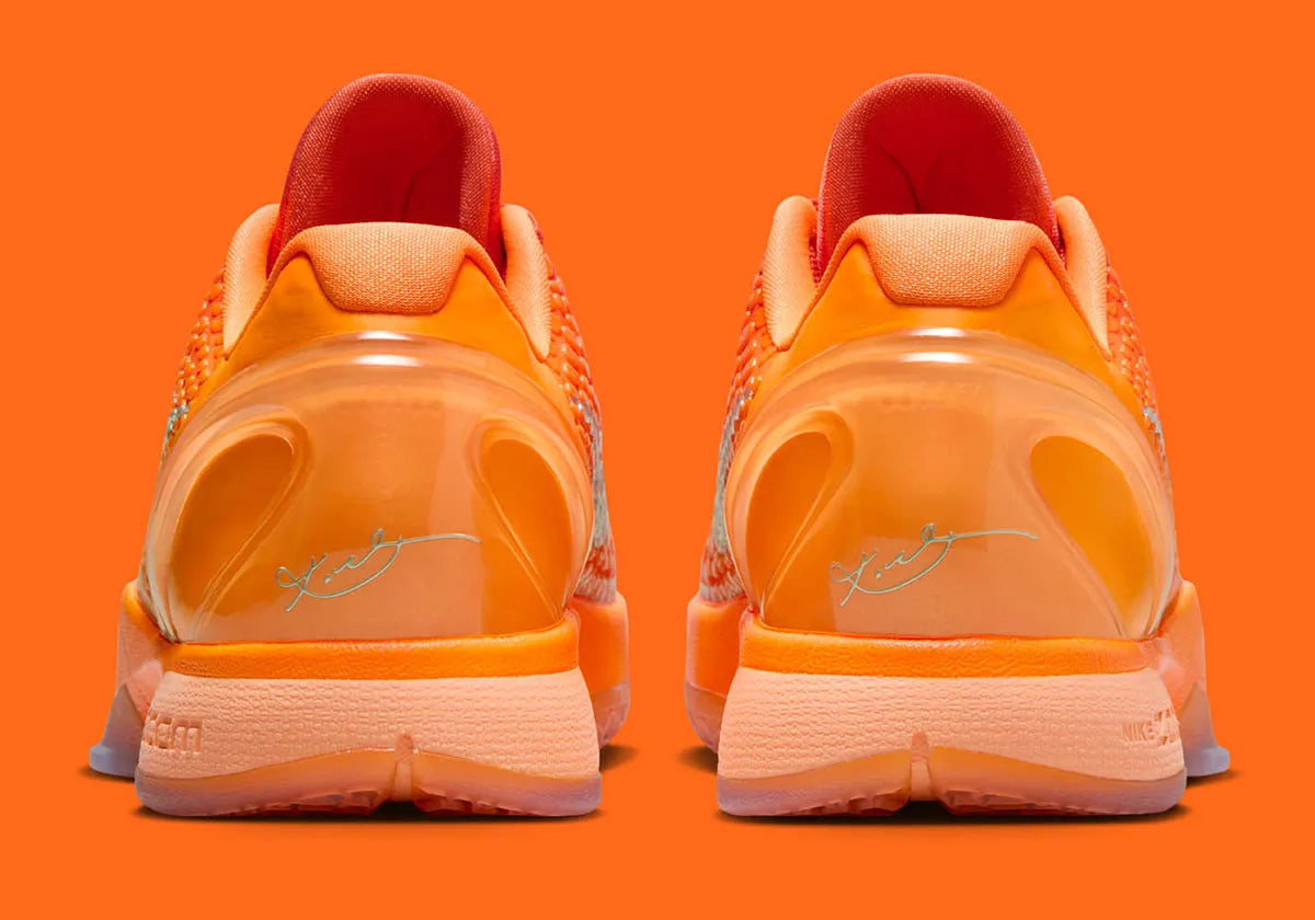 chaussure de basket-ball kobe 6 protro total orange , chausssure très légère , vu de derrière