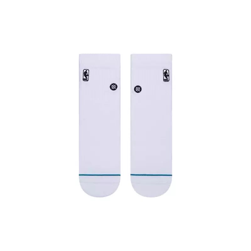 Stance NBA Logoman ST QTR blanche – chaussettes NBA courtes avec logo officiel et coton premium , vue de face
