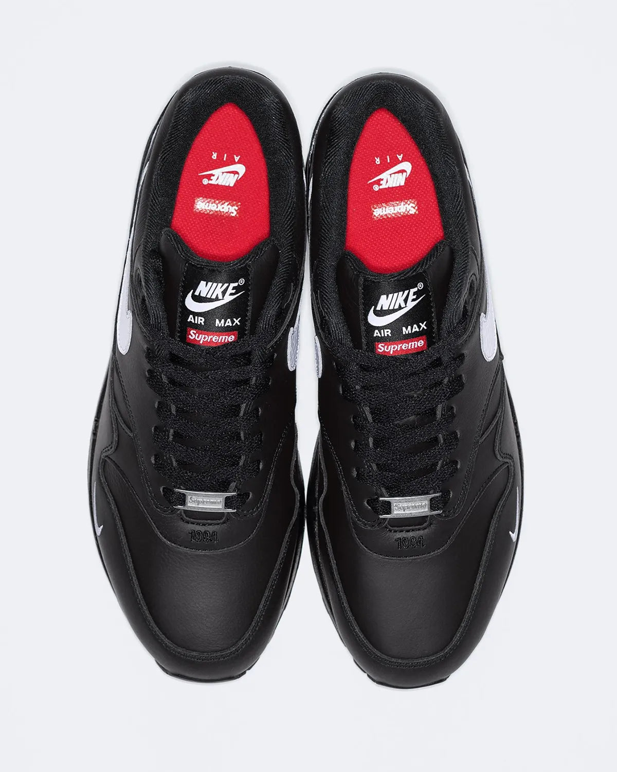 chaussure de ville lair max 1 supreme noir et blanche, semelle confortable, vue de haut