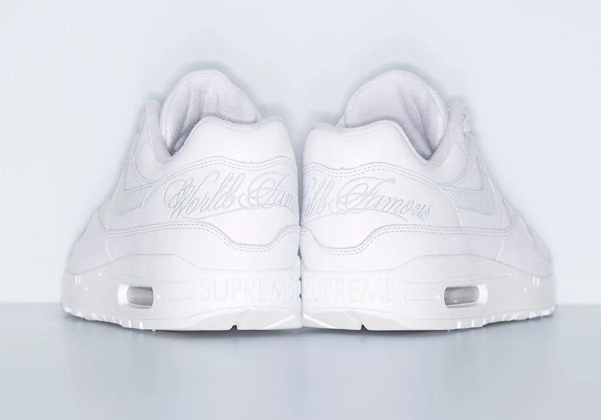 chaussure de ville air max 1 supreme triple white, semelle confortable, vue de l'arrière