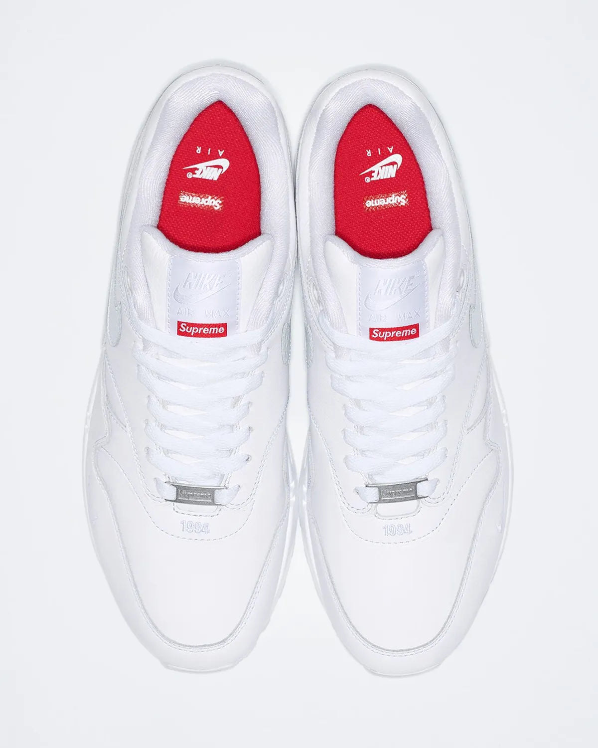 chaussure de ville air max 1 supreme triple white, semelle confortable, vue de haut