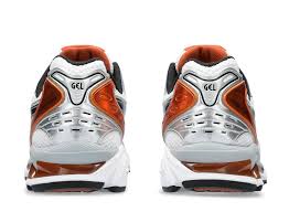 ASICS Gel-Kayano 14 White Piquant Orange – sneaker blanche mesh avec accents orange vif et amorti GEL