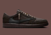 Jordan 1 Retro Low OG SP Travis Scott Velvet Brown – sneaker en daim marron avec Swoosh inversé crème et détails Cactus Jack , vue de face