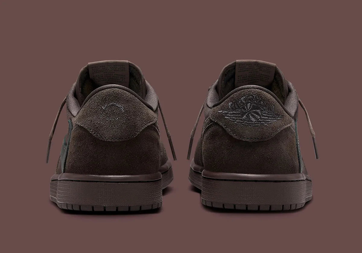 Jordan 1 Retro Low OG SP Travis Scott Velvet Brown – sneaker en daim marron avec Swoosh inversé crème et détails Cactus Jack , vue arrière
