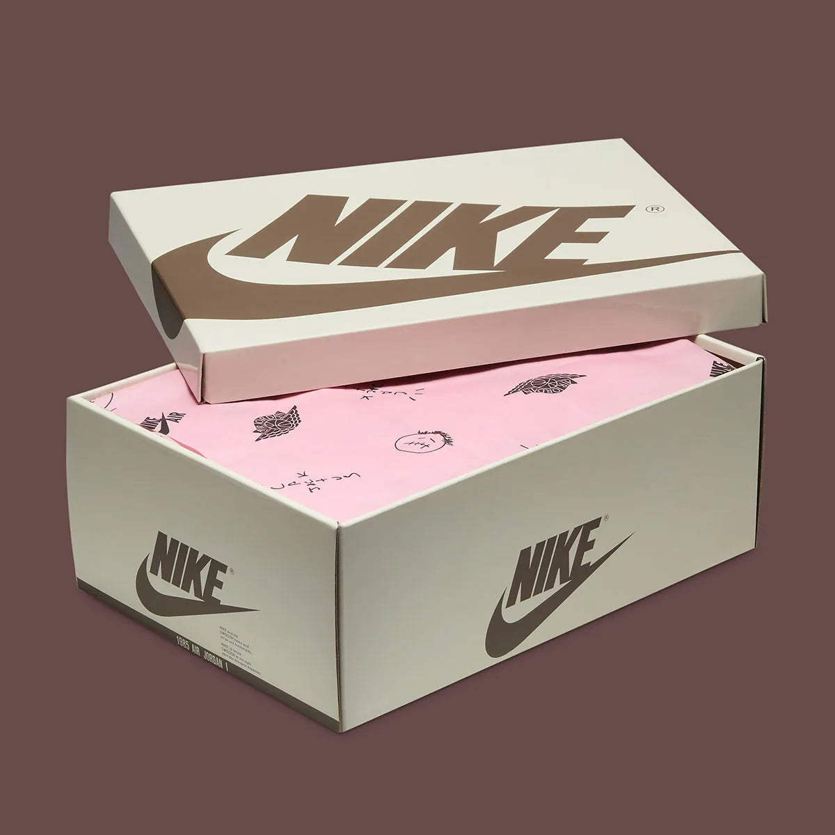 Jordan 1 Retro Low OG SP Travis Scott Velvet Brown – sneaker en daim marron avec Swoosh inversé crème et détails Cactus Jack , vue de la boite