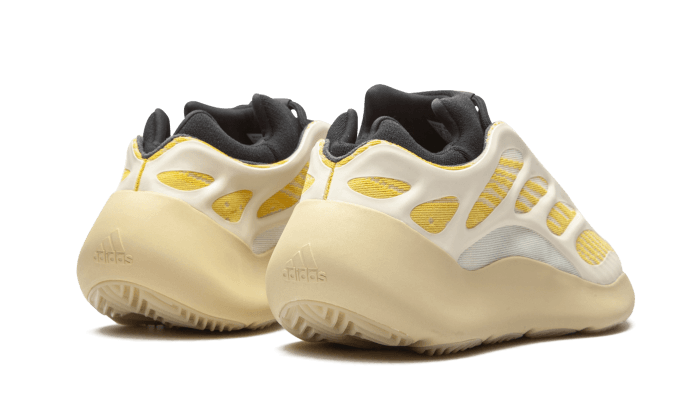 Adidas - Yeezy 700 V3 Safflowe