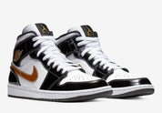 Air Jordan 1 Mid Patent Black White Gold 1 vu de profil