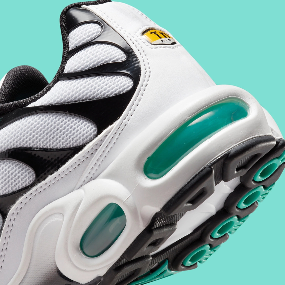 Nike Air Max Plus atmos White Hyper Jade