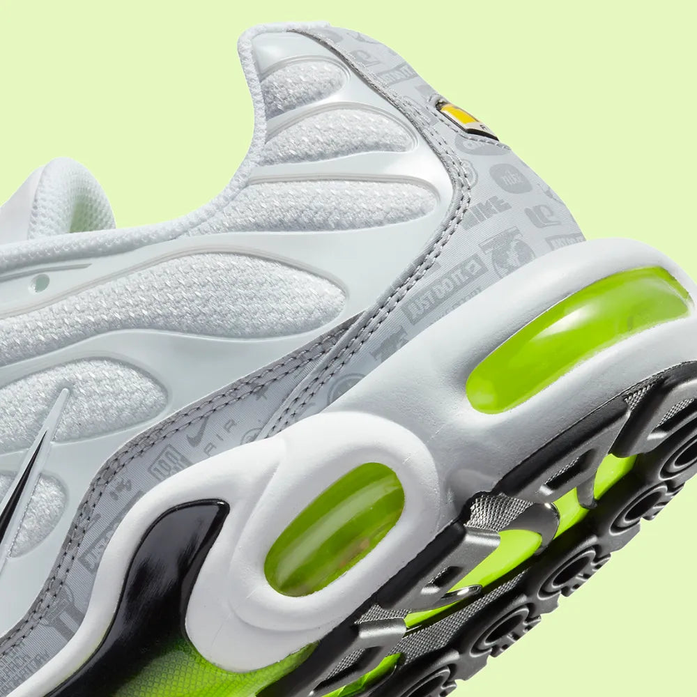 Nike Air Max Plus Platinum Grey Reflective Logos