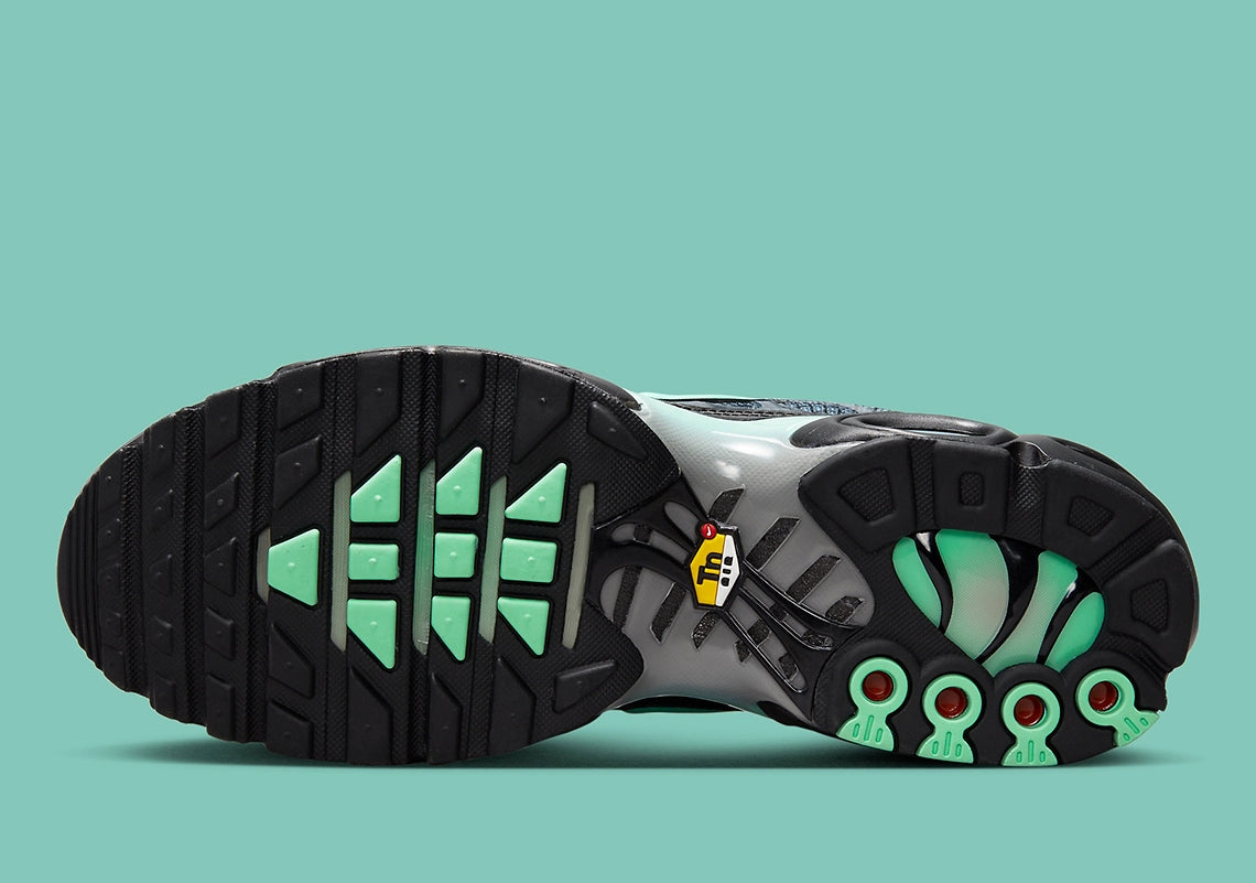 Nike Air Max Plus Spirograph