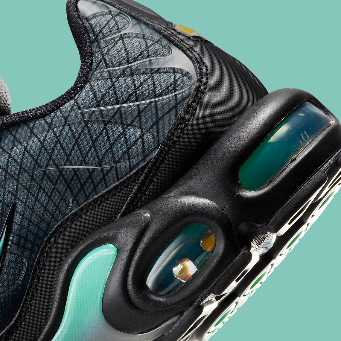 Nike Air Max Plus Spirograph
