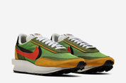 Nike LDWaffle sacai Green Multi – sneaker multicolore verte, jaune et orange avec double Swoosh et semelle empilée , vue de profil