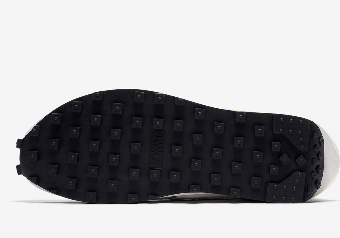 Nike LDWaffle sacai White Grey – sneaker blanche et grise avec double Swoosh et semelle empilée , vue de la semelle