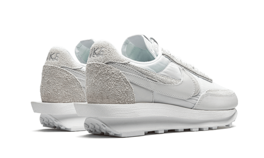 Nike LDWaffle sacai White Nylon – sneaker blanche en nylon avec double Swoosh et semelle empilée , vue de coter