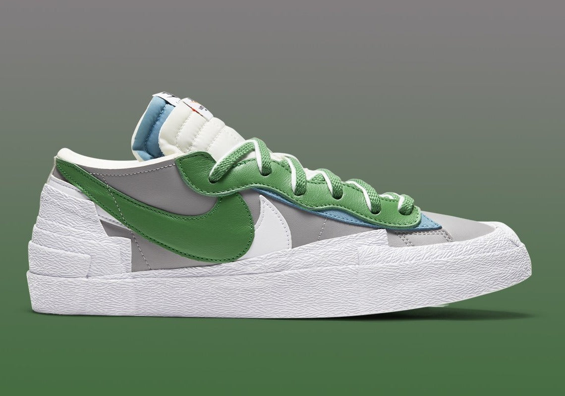 Nike Blazer Low x sacai Classic Green – sneaker verte avec double Swoosh blanc et jaune et semelle empilée, vue de face