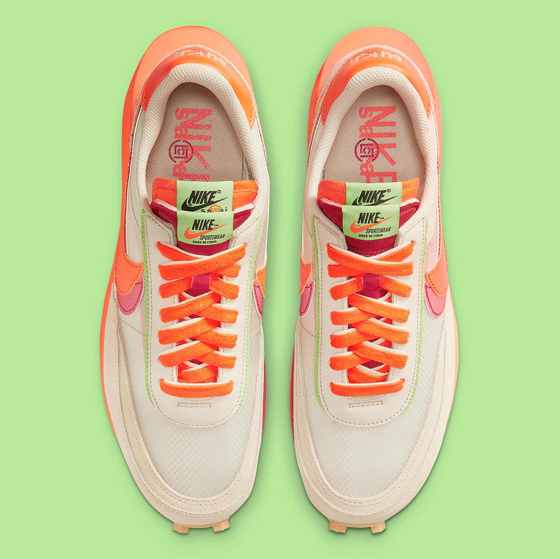 Nike LDWaffle sacai CLOT Net Orange Blaze – sneaker translucide avec détails orange et rouges et semelle empilée, vue de haut