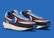 Nike LDWaffle sacai Undercover Night Maroon Team Royal – sneaker bordeaux et bleue avec double Swoosh et semelle empilée, vue de profil
