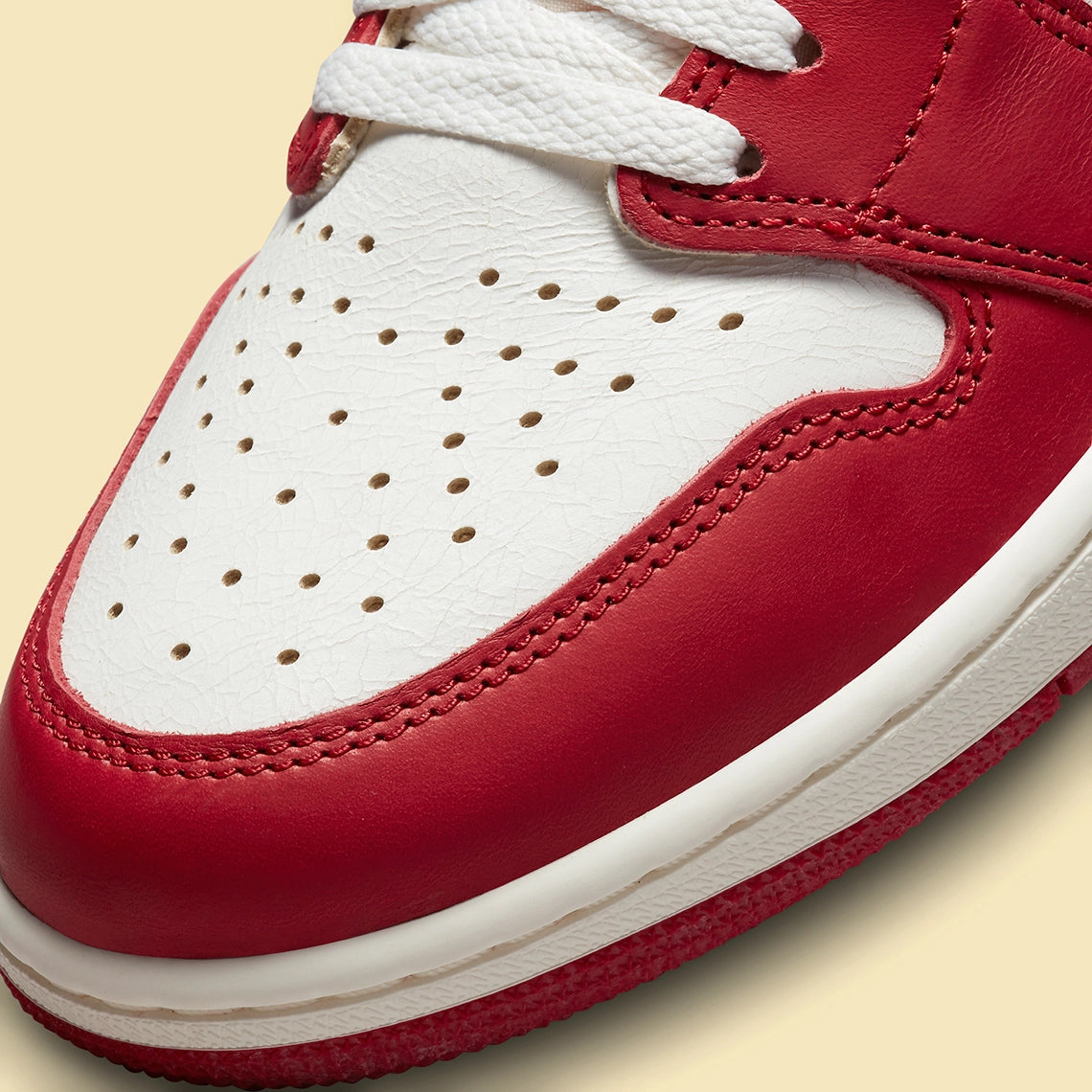 Jordan 1 Retro High OG Lost and Found