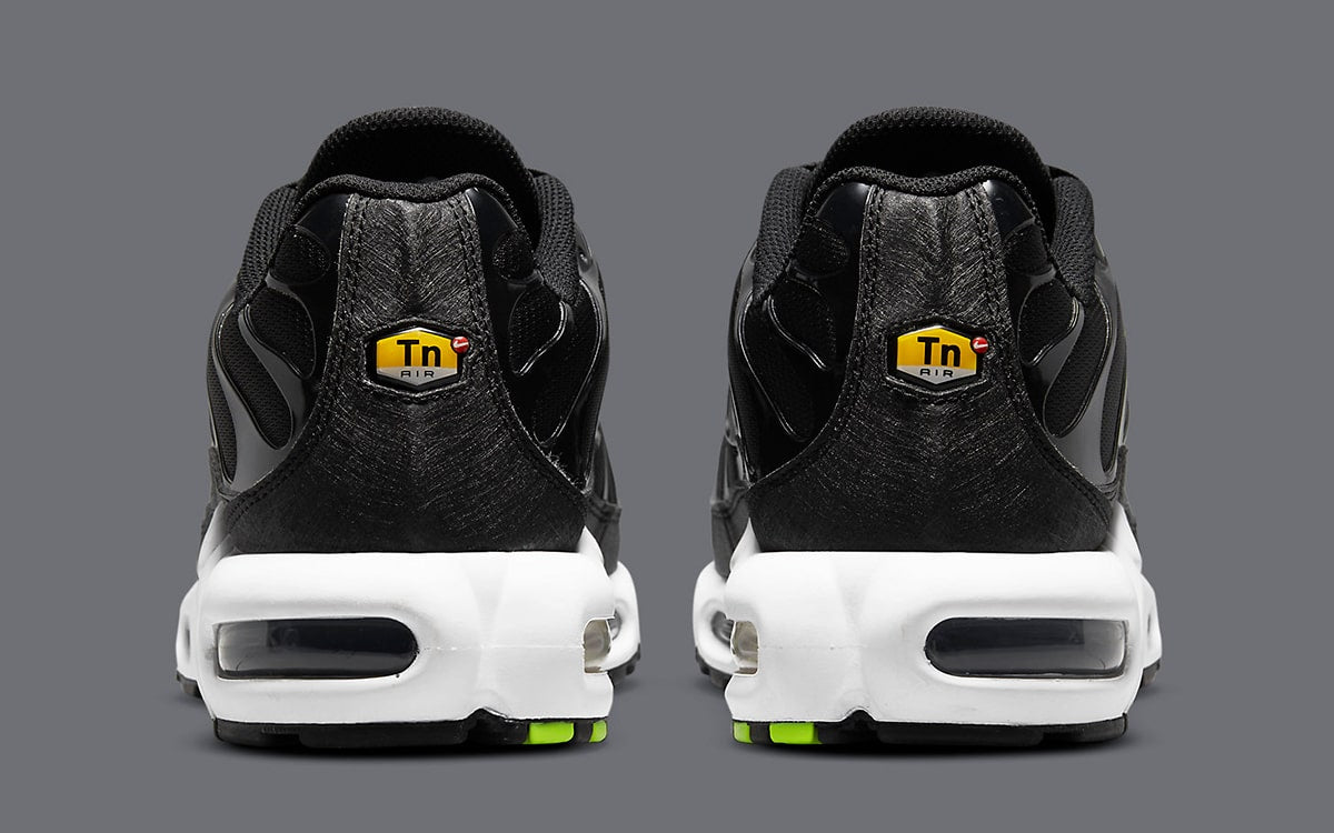 Nike Air Max Plus Black Volt Just Do It