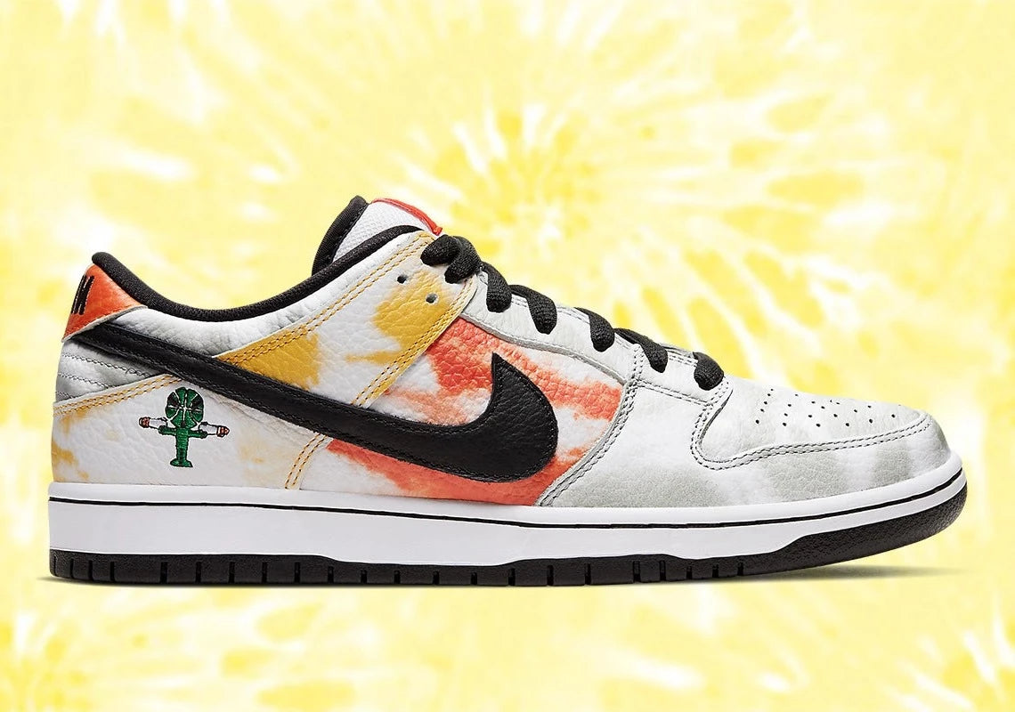 スニーカー Nike TD SB Dunk Low \"Tie-Dye Raygun\" ナイキ SB ダンク ロー レイガン タイダイ ブラック メンズ