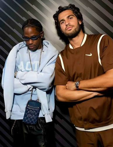 CARLOS ALCARAZ X TRAVIS SCOTT : LA COLLABORATION QUI RAPPROCHE TENNIS, CACTUS JACK ET SNEAKER CULTURE