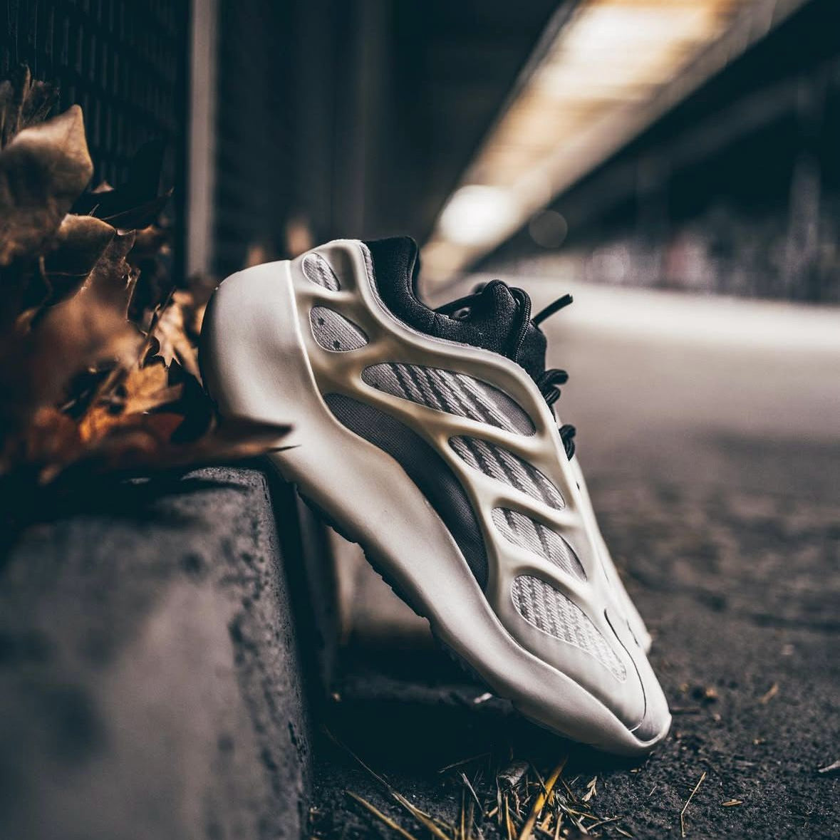 Adidas Yeezy 700 v3