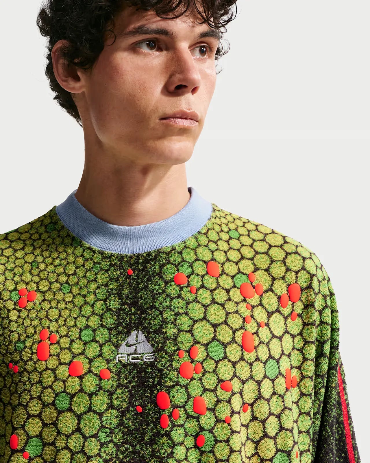 Nike ACG x CPFM L/S Crewneck Multicolor, sweatshirt à manches longues multicolore avec graphismes abstraits et branding Nike ACG x CPFM.